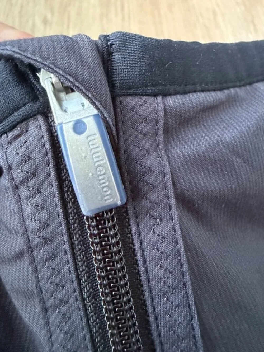 Lululemon Run Track Attack Jacket Sz 6 Charcoal